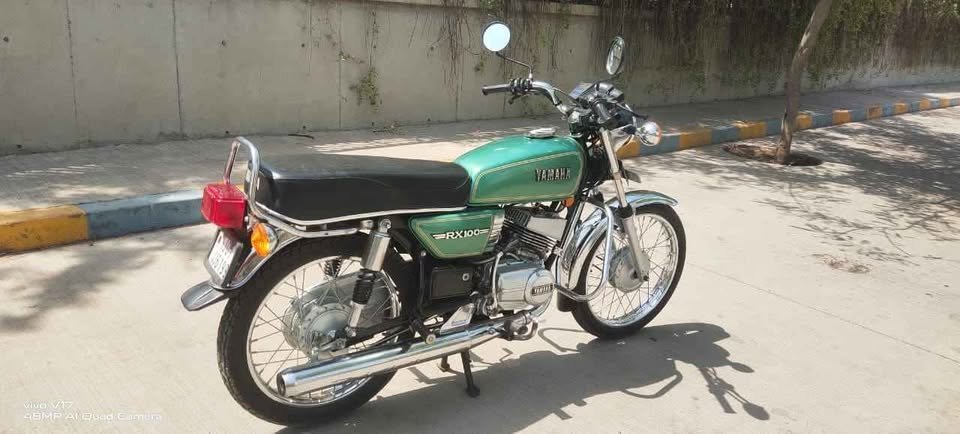 Cheap Second Hand Bikes in Ahmedabad – Yamaha RX 100 (1994 Model)